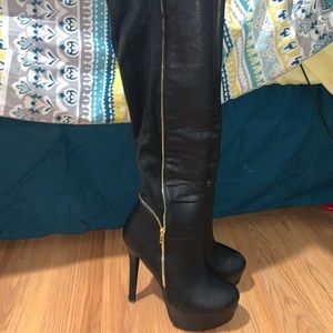Black Leather and Suede Boots with Zipper